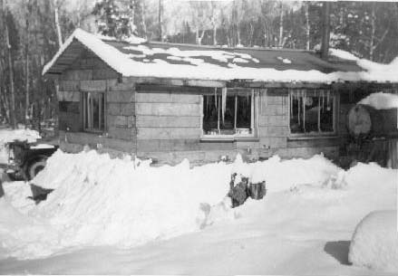 SkidShack1948-6.jpg (24254 bytes)